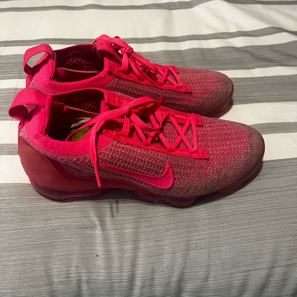 Hot pink Sz 7.5  Vapor Max!